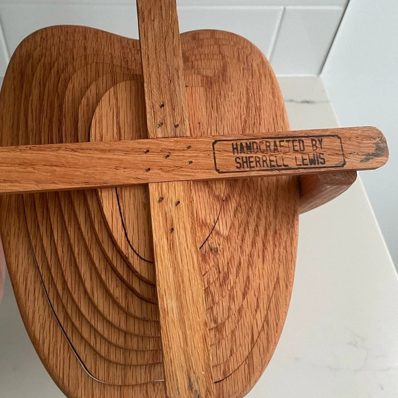 Sherrell Lewis Beautiful Folding Solid Wood Fruit Bowl Basket Apple Shape - Picture 8 of 11